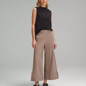 Lululemon Stretch Woven High-Rise Wide-Leg Cropped Pant in Taupetastic